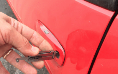 When You Need a Car Unlock Service and How Locksmiths Help