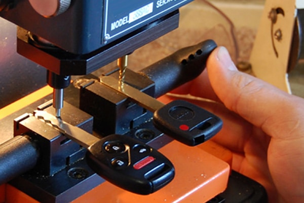 car key being duplicated